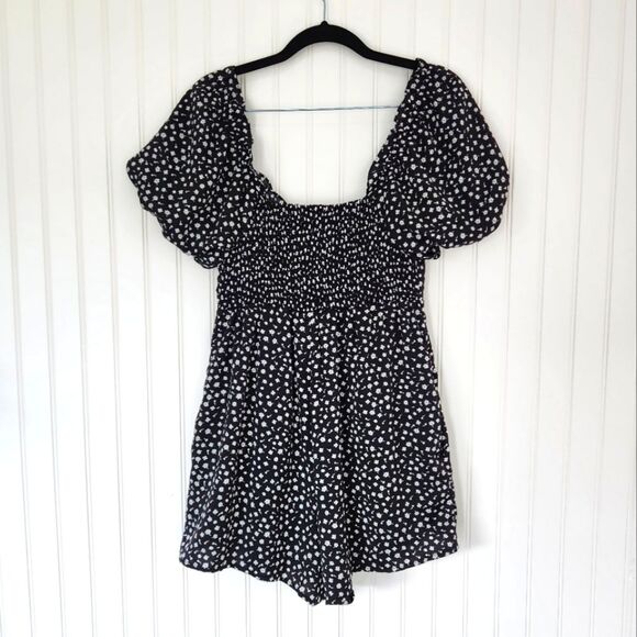 Dress Forum 'Hailey Babydoll' Ditzy Floral Black Romper Small - Picture 6 of 8